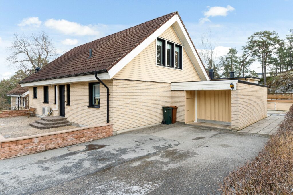 Byte Panel och tilläggsisolering på villafasad i Skarvik | Göteborg Byggfirma på Hisingen